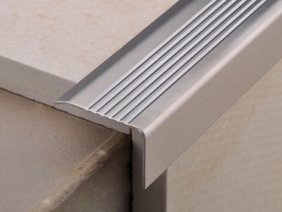 Nẹp cầu thang inox