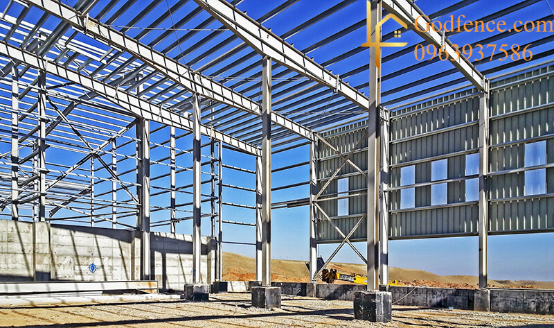 Kết cấu thép thường được ứng dụng cho các công trình có quy mô rộng như nhà xưởng, nhà máy