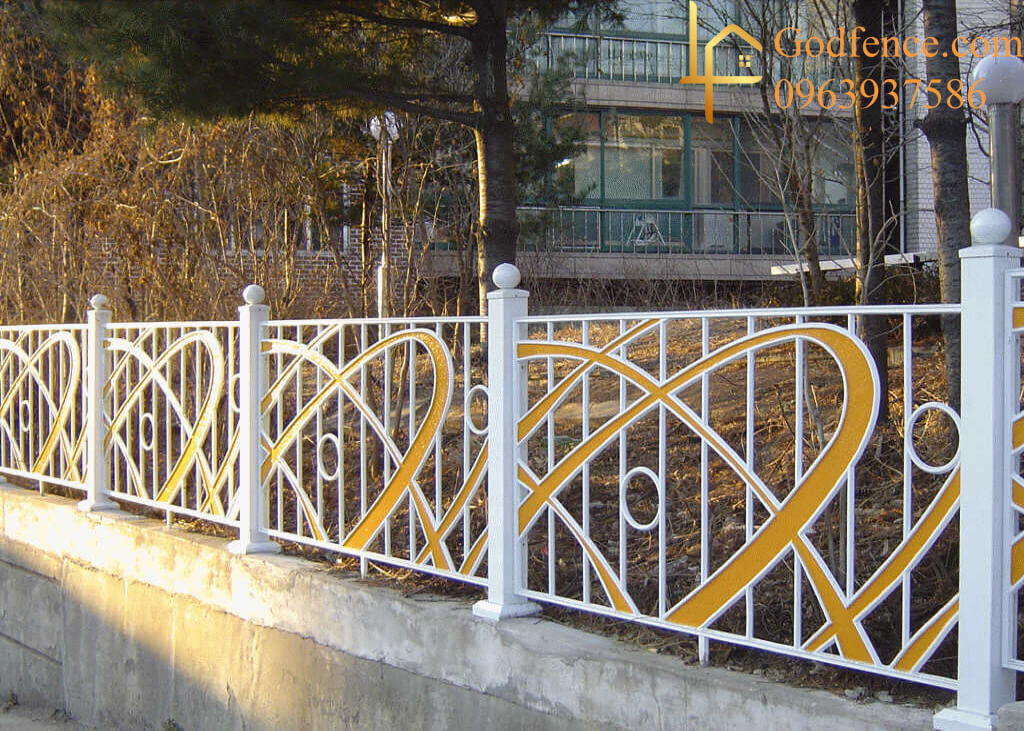 Hàng rào sắt hộp mạ kẽm sơn tĩnh điện cho công trình công cộng
