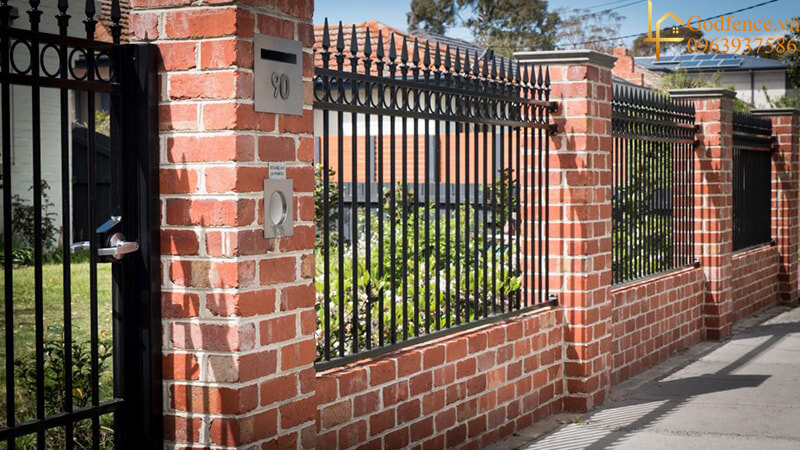 Hàng rào xây gạch đẹp phát huy được tối đa công năng bảo vệ an ninh cho ngôi nhà