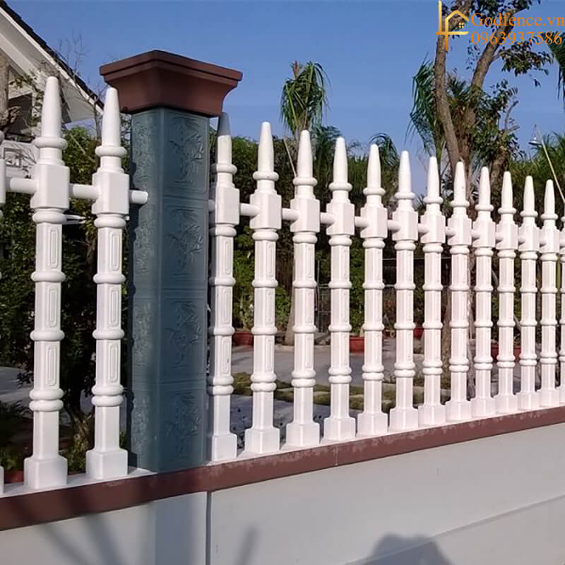 Mẫu hàng rào được làm từ bê tông với độ chắc chắn cao
