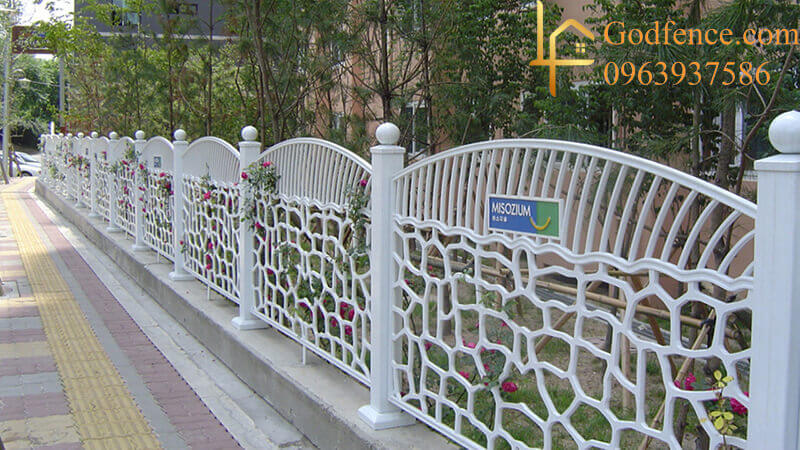 Hàng rào sắt được sử dụng rất phổ biến trong mọi công trình hiện nay