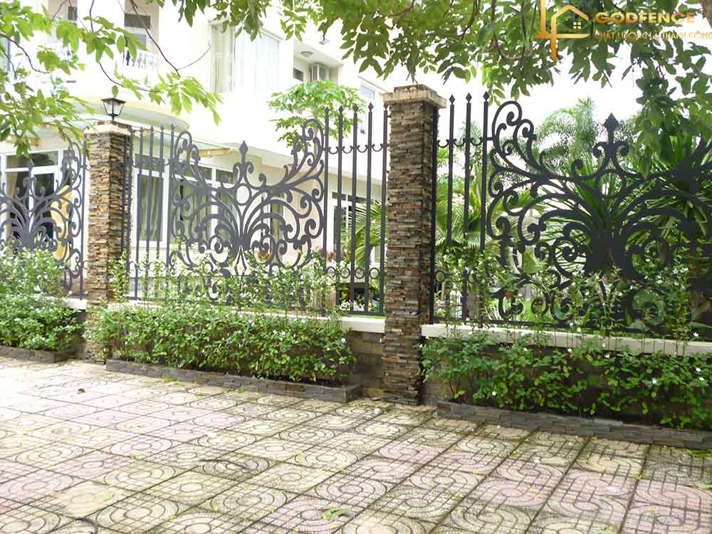 Hàng rào sắt nghệ thuật cho nhà vườn