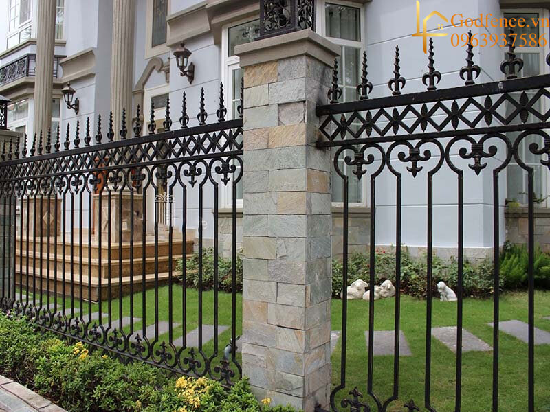 Mẫu hàng rào thiết kế dành riêng cho nhà biệt thự